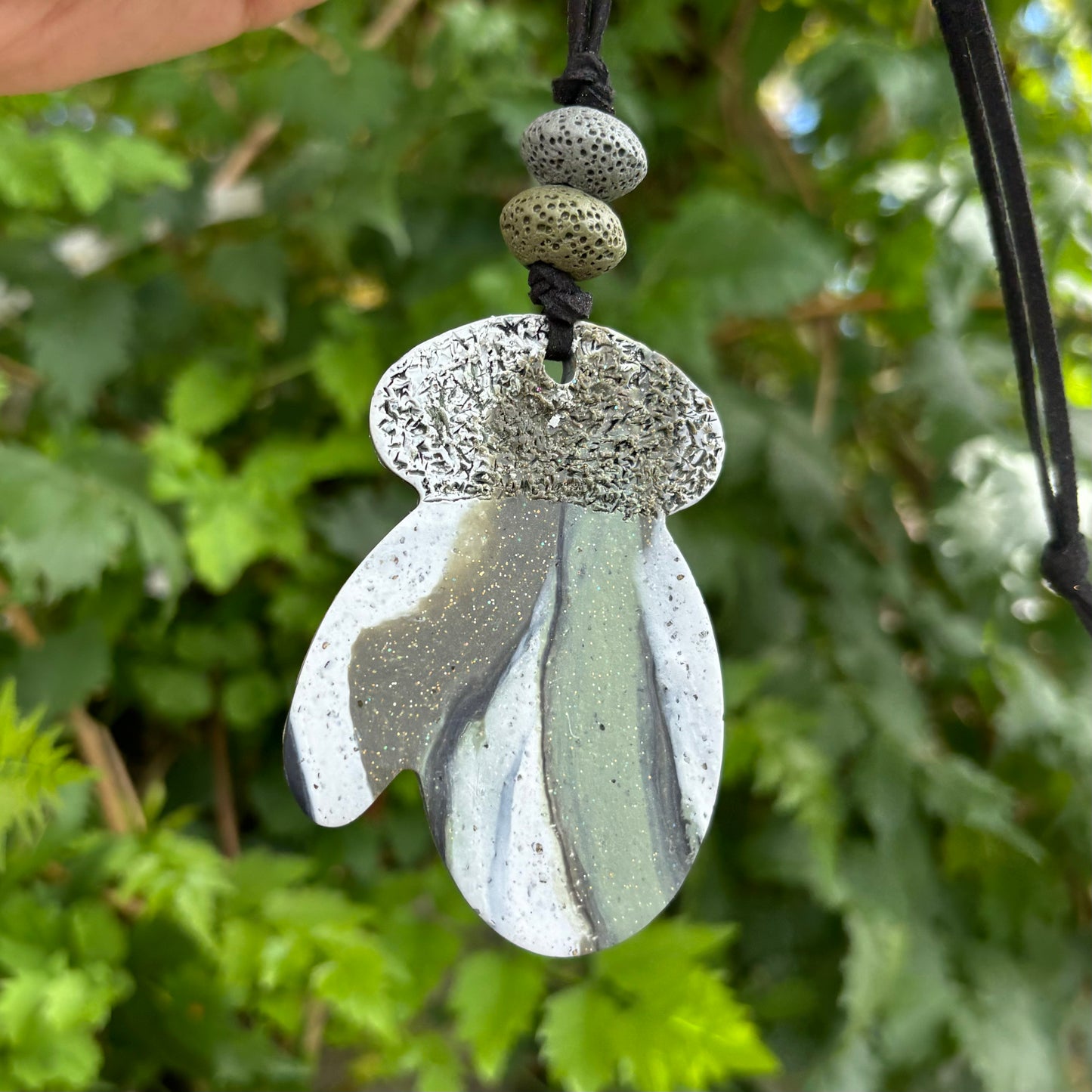 Marbled Mitten Clay Car Essential Oil Diffuser Home Ornament & Hanging Decoration